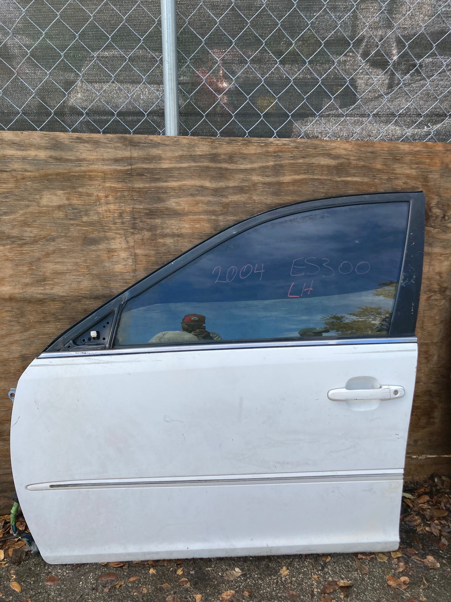 2004-2006 Lexus ES330 Front Door LH (Driver Side) WHITE OEM COMPLETE ASSEMBLY GC06LXESFDLHWHT