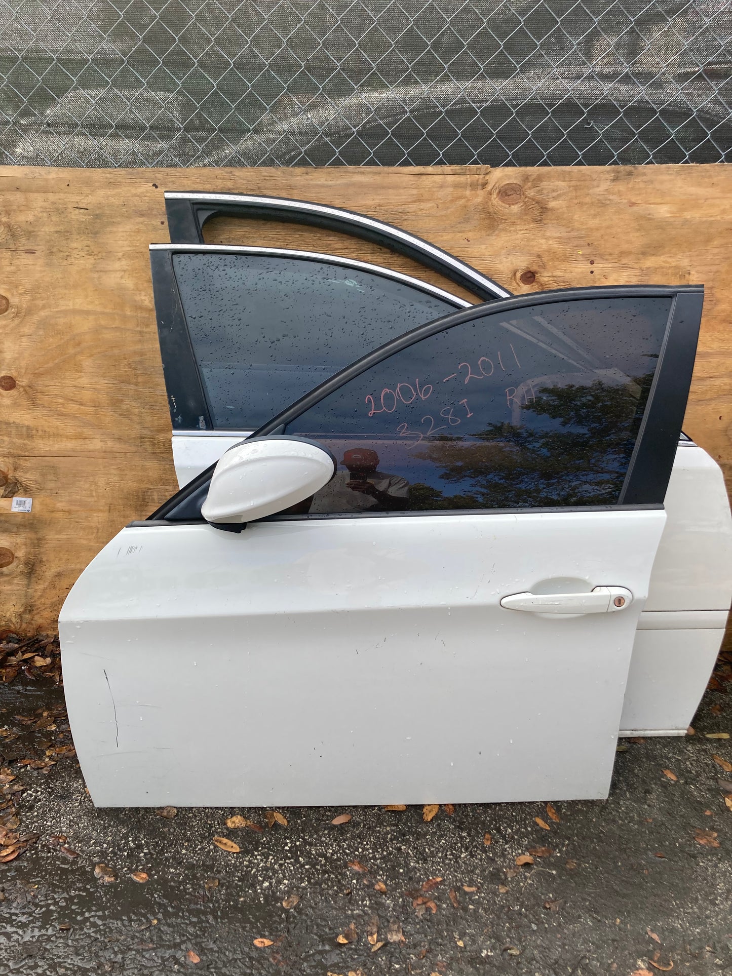 2006-2011 BMW328I Front Door LH (Driver Side) WHITE OEM COMPLETE ASSEMBLY GC11BMW328FDLHWHT