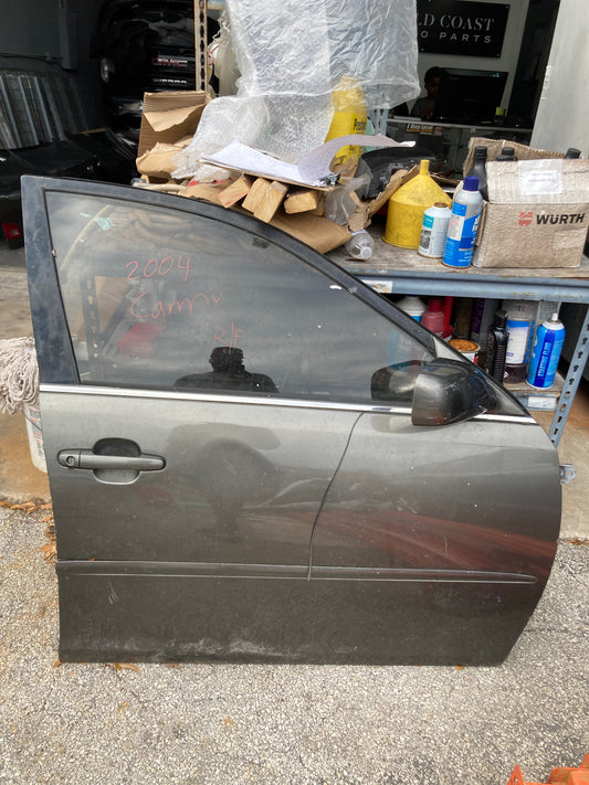2002-2006 Toyota Camry  Front Door RH (Passenger Side) GRAY OEM COMPLETE ASSEMBLY GC06TOCAMFDRHGRY