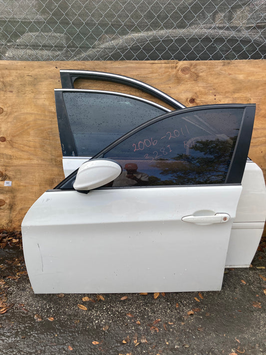 2006-2011 BMW328I Front Door LH (Driver Side) WHITE OEM COMPLETE ASSEMBLY GC11BMW328FDLHWHT
