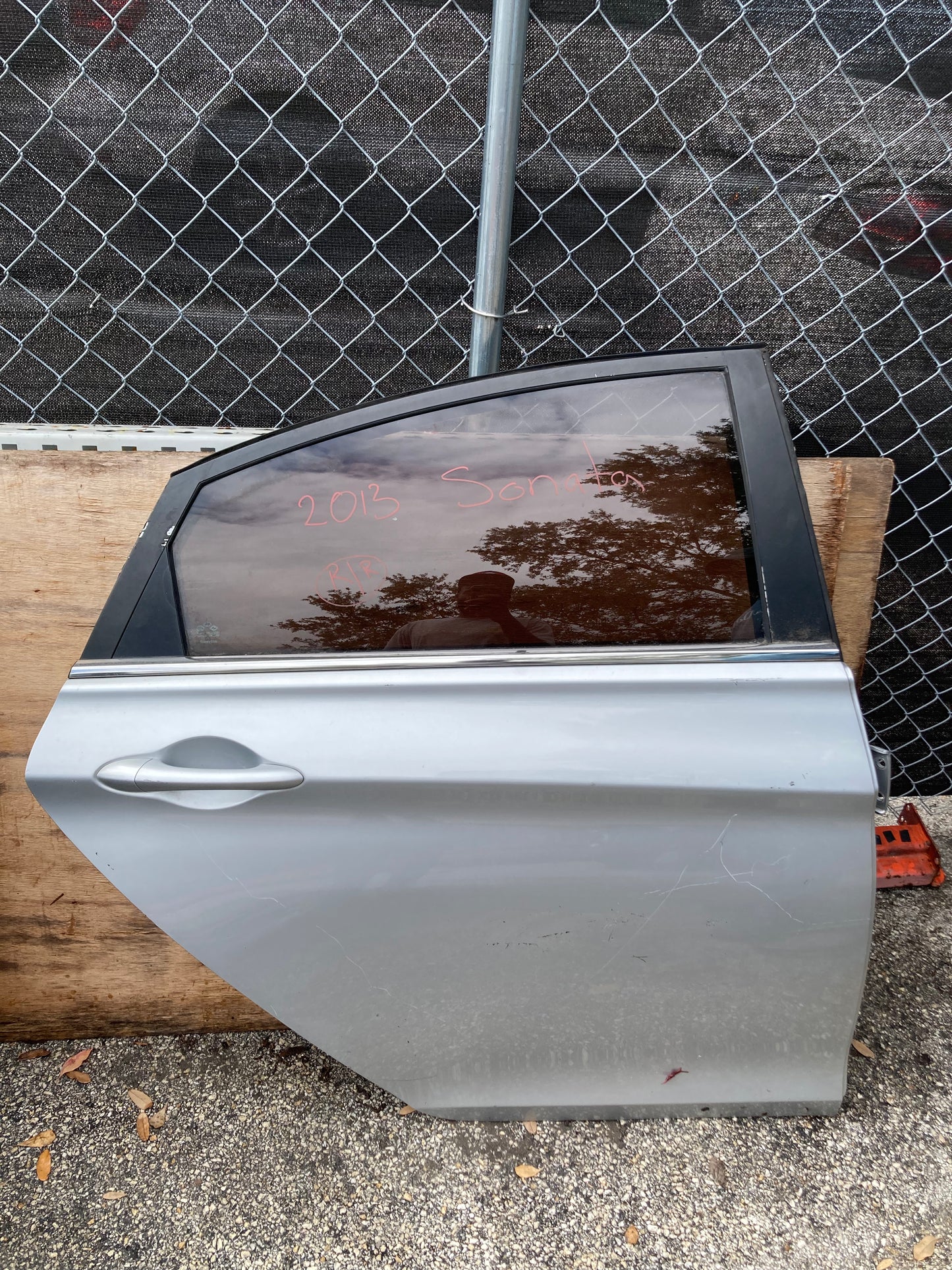 2011-2014 Hyundai Sonata Rear Door RH (Passenger Side) GRAY OEM COMPLETE ASSEMBLY GC13HYSONRDRHGRY