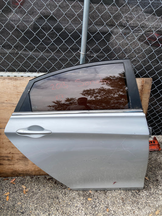2011-2014 Hyundai Sonata Rear Door RH (Passenger Side) GRAY OEM COMPLETE ASSEMBLY GC13HYSONRDRHGRY