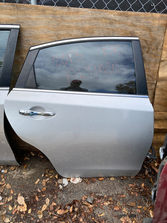 2013-2018 Nissan Altima Rear Door RH (Passenger Side) COMPLETE ASSEMBLY SILVER OEM  GC13NIALTRDRHSLR