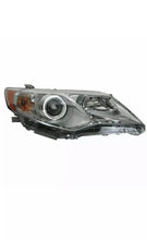 Load image into Gallery viewer, 2012-2014 Toyota Camry Headlight Assembly (RH) TO2503211