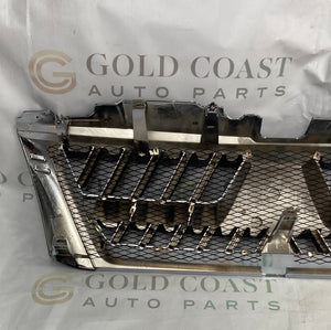 2001-2006 Mitsubishi Montero Grille
